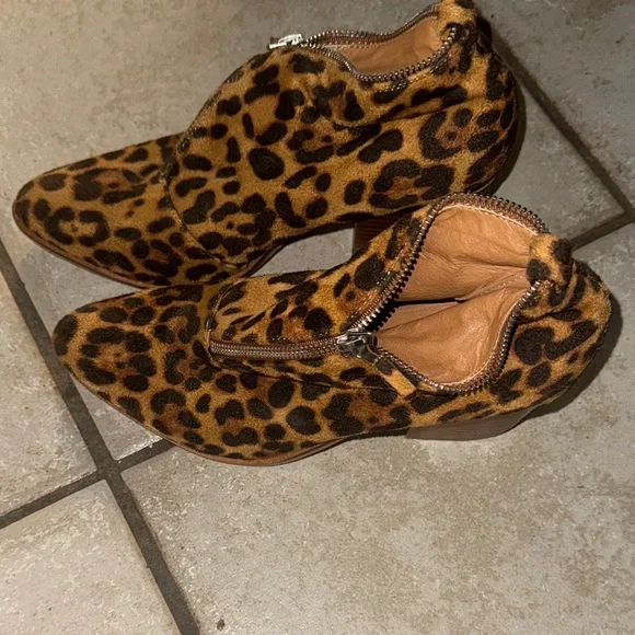 BEAST FASHION Leopard Print Ankle Booties - Picture 7 of 8